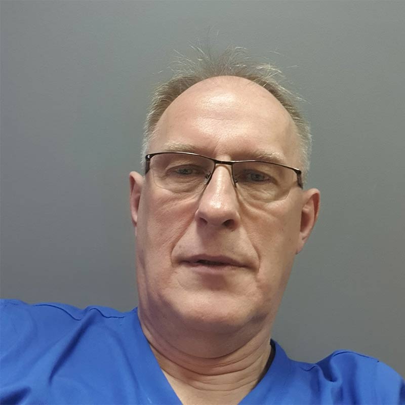 Dr n. med. Jarosław Cywiński, specjalista chirurgii ogólnej, proktolog